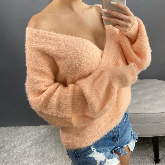 KENSLEY in Peach - Picture 2 of 4